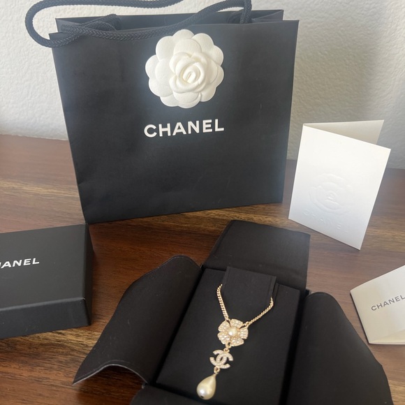 Collector’s Must-Have Rare Long Necklace 23S Camellia CC Pearl Adjustable chain - Picture 8 of 12